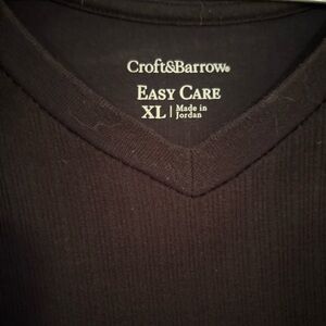 Croft & Barrow Black V-Neck Shirt XL